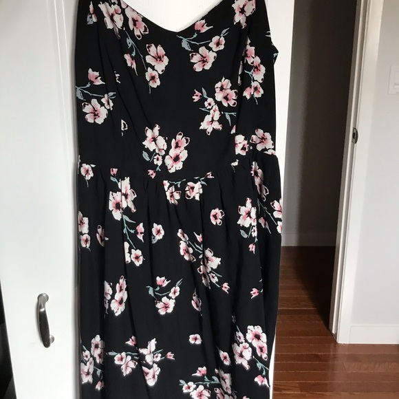 Flower dress - great condition - Picture 2 of 3